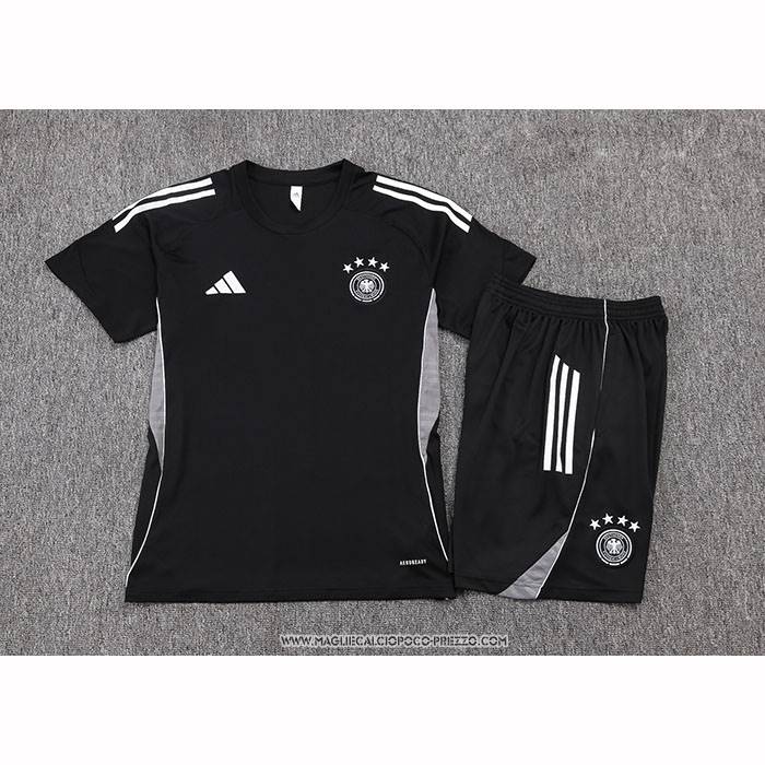 Tuta da Track
 Germania
 25/26 Manica Corta
 Nero
 - Pantaloncini

